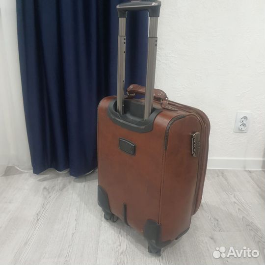 Чемодан на колесах