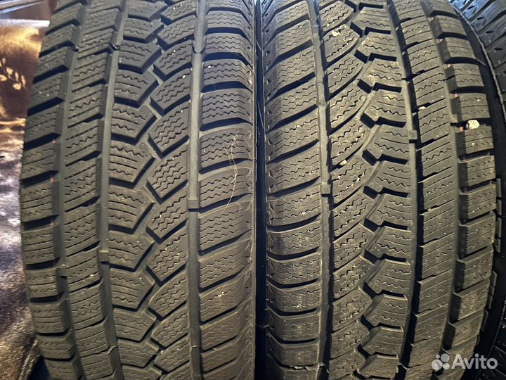 ONYX NY-W702 225/60 R17 99H