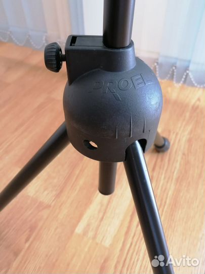 Стойка для микрофона напольная