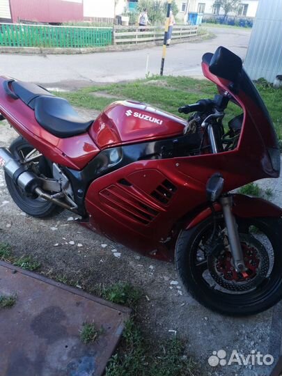 Мотоцикл Suzuki RF 400