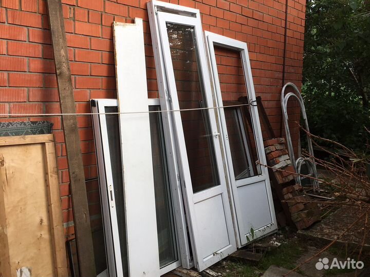 Двери пластиковые.Окна 1.2.и3.створчатые
