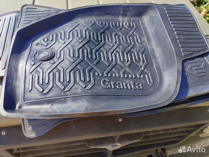 Салонные коврики на лада гранта новые