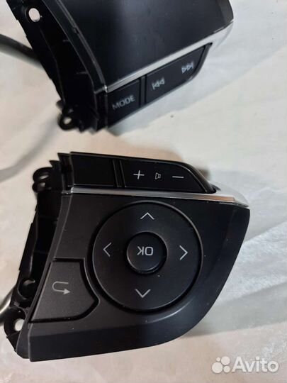 Кнопки на руль для Toyota Camry