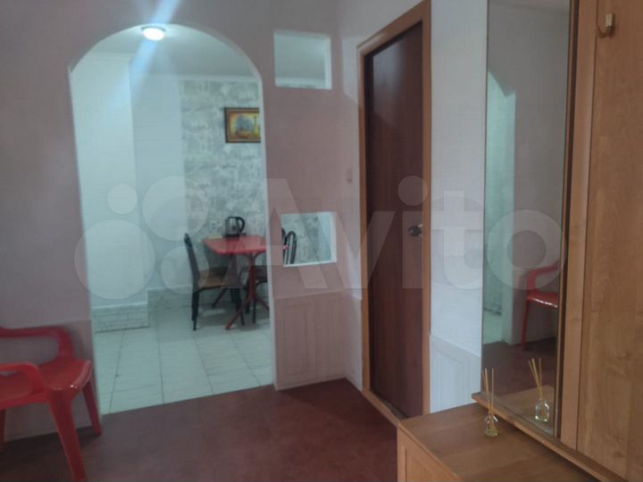 2-к. квартира, 60 м², 1/9 эт.