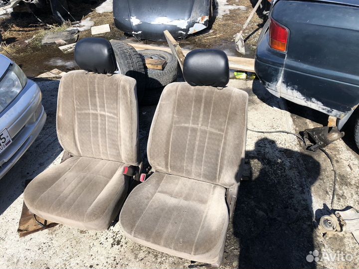 Сиденья Toyota