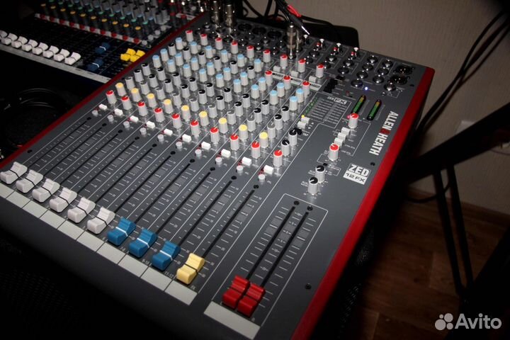 Звук свет экран проектор диджей ведущий свадьба