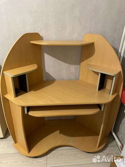 Компьютерный стол