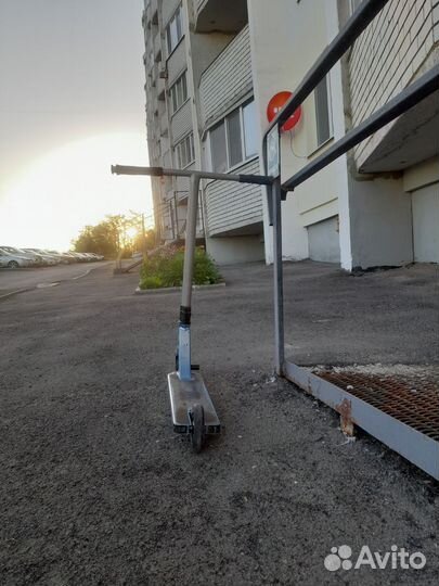 Трюковой самокат Explore Leon