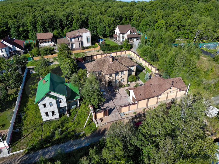 Дом 380 м² на участке 16 сот.