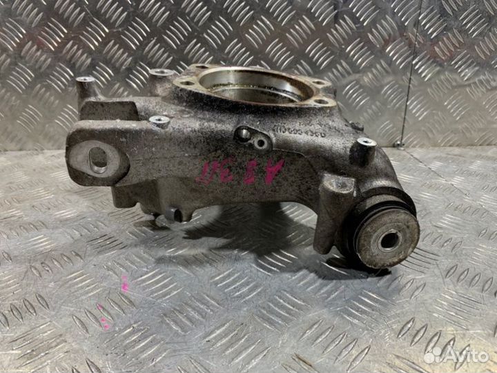 Кулак задний правый Audi A8 D4