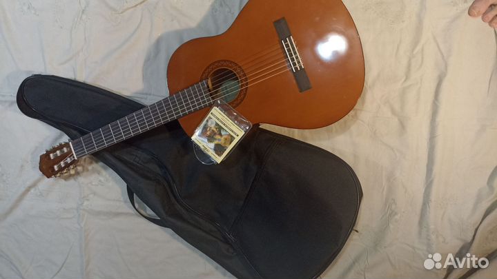 Классическая гитара yamaha c40