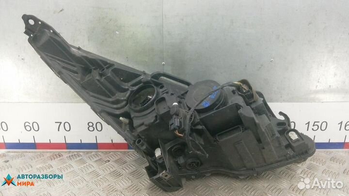 Фара левая Peugeot 5008 2010