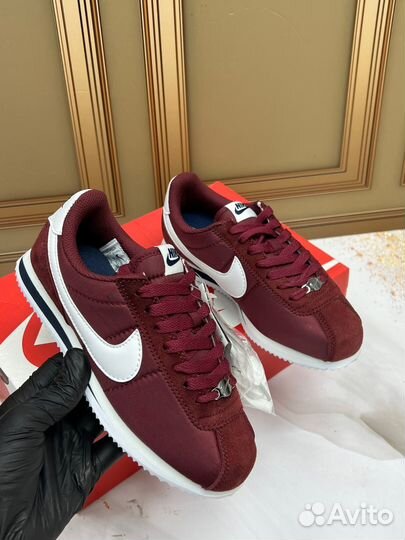 Кроссовки женские Nike n2