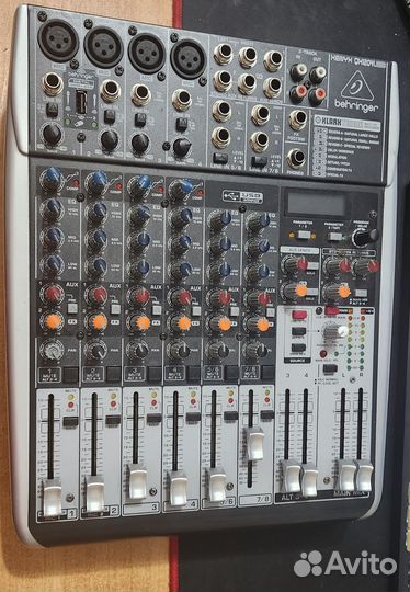 Микшерный пульт behringer QX1204USB