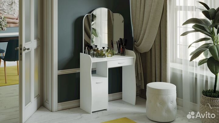 Туалетный стол. Макияжный