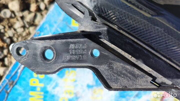 Фара левая Mazda Demio DE3FS