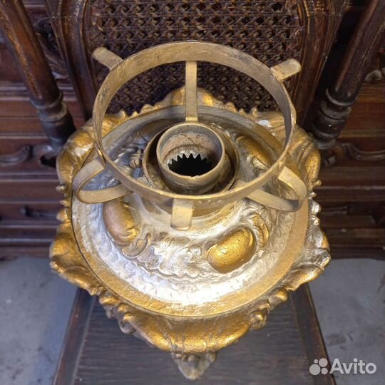 Старинная керосиновая лампа