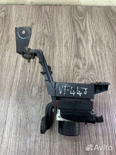 Блок abs Opel Zafira B