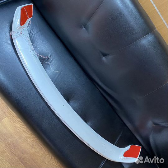 Диодный спойлер багажник Toyota Camry 70