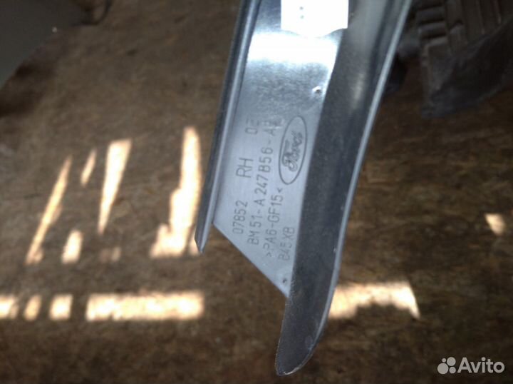 Накладка двери задней правой Форд хэтчбек