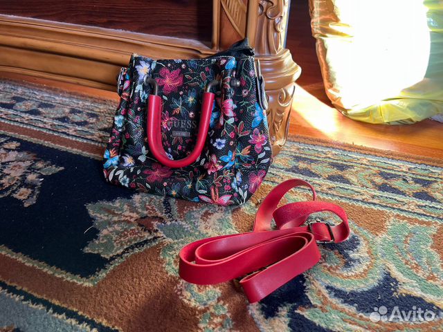 Cумка для девочек от бренда Guess оригинал