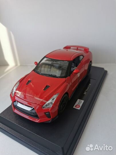 Bburago 1:24 Nissan GTR 2017