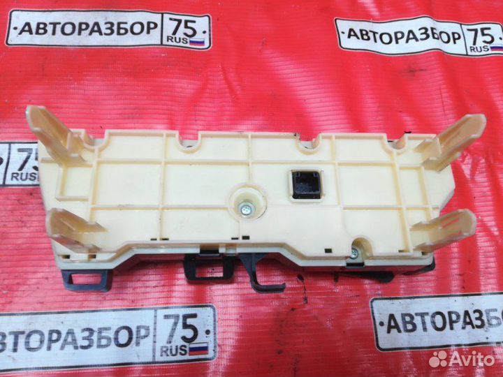 Блок управления климат-контролем Toyota Prius