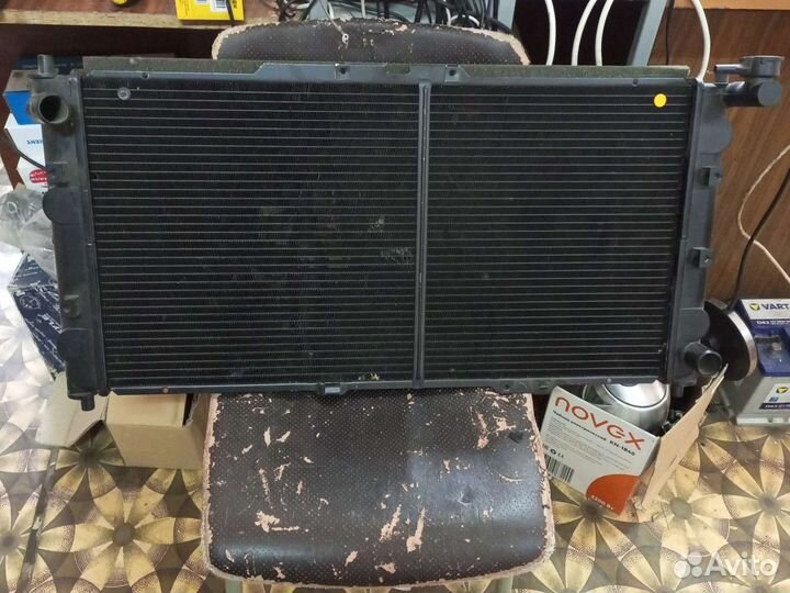Радиатор новый Mazda 323f механика