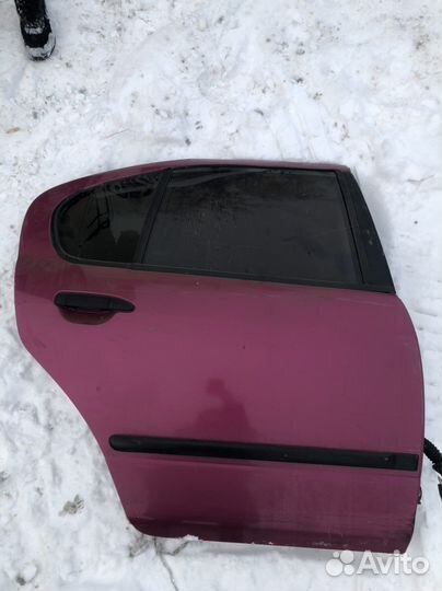 Дверь задняя правая нисан