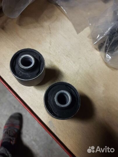 Салентблок заднего амортизатора на мерседес 447