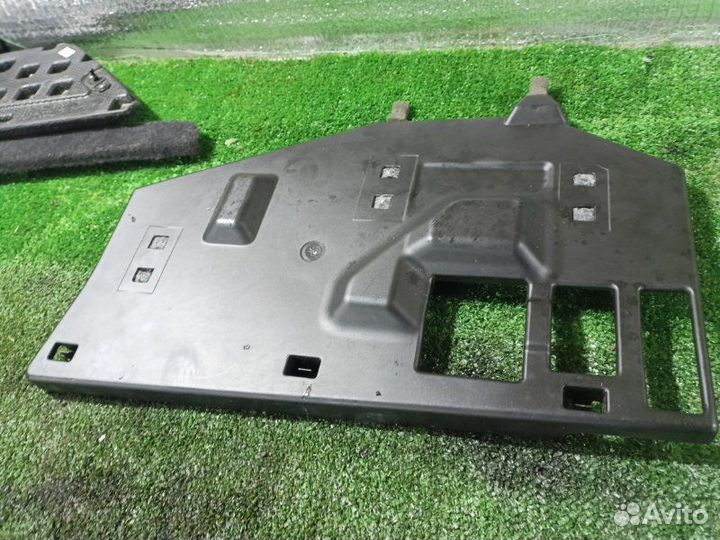 Накладка торпедо Toyota Highlander 3.5 2GR-FE 2012