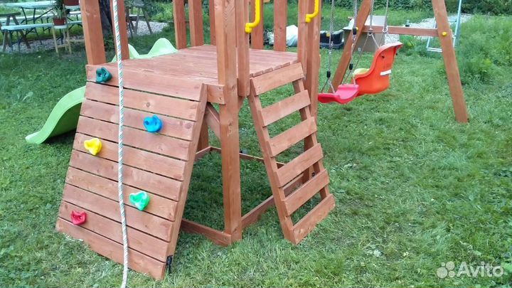 Игровая площадка для дачи с горкой и качелями