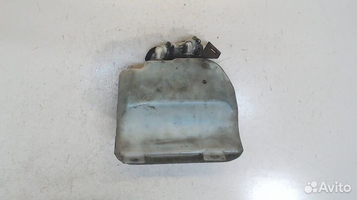 Бачок омывателя Jeep Cherokee, 1995