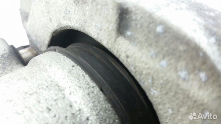 Суппорт передний правый Volkswagen Golf 1K 2009