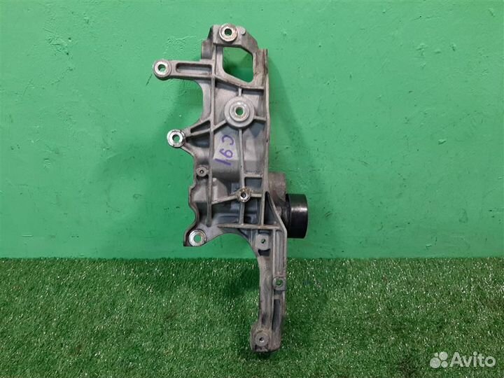 Кронштейн генератора Ford Kuga CBV 2011