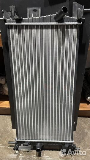 Радиатор охлаждения двигателя Ford Focus 3