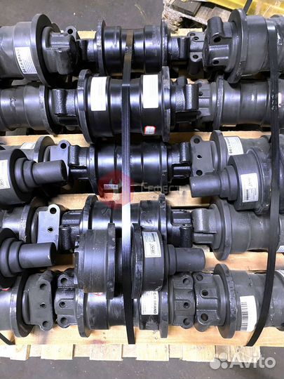 Каток поддерживающий Volvo EC360LC SA1081-01820