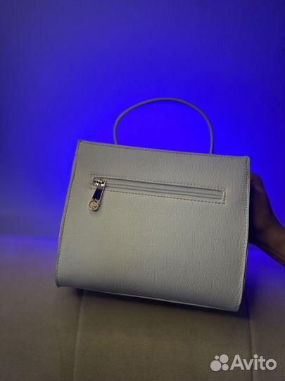 Элегантная дамская сумочка