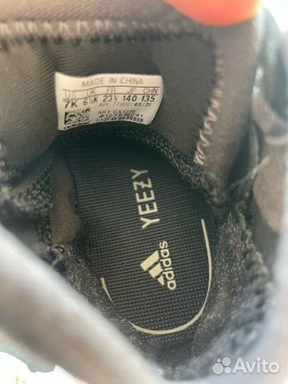 Детские кроссовки yeezy