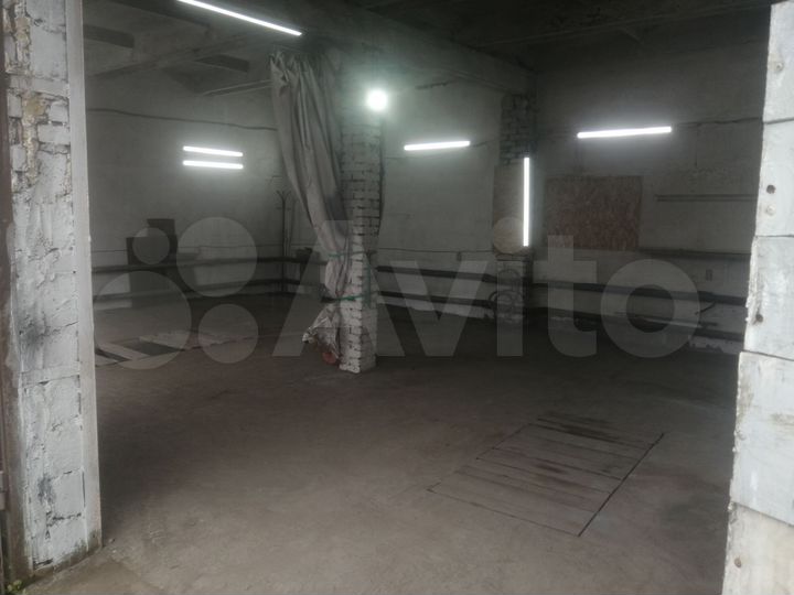 Гараж, > 30 м²