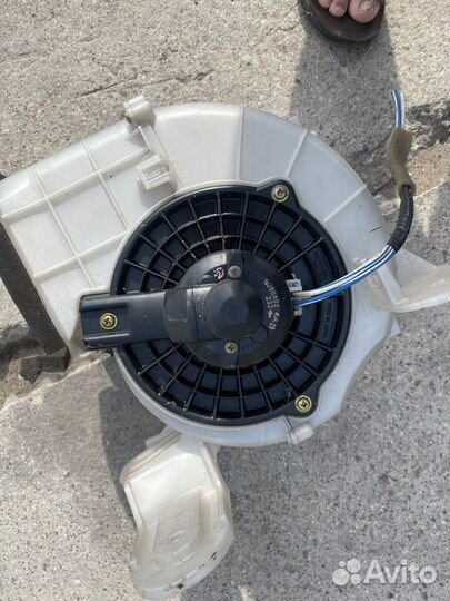 Моторчик печки Мазда 6 2005 г