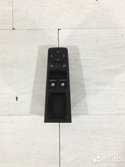 Блок упр. стеклоподьемниками LADA vesta 1.6 мт сед