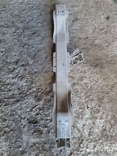 Усилитель заднего бампера на Cadillac bls