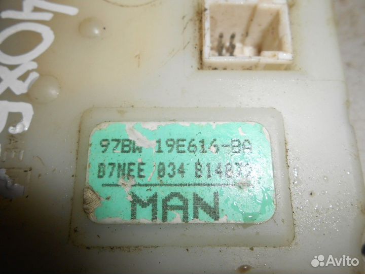 Моторчик привода заслонок отопителя (Ford Mondeo)