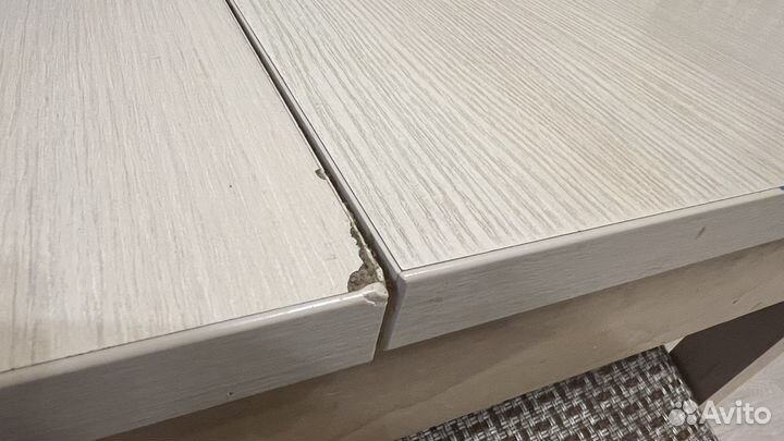 Кухонный стол и стулья