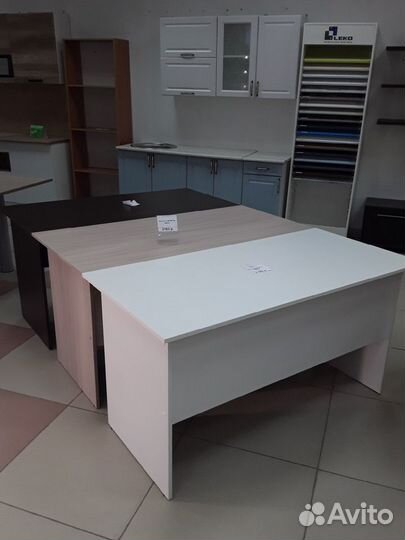 Стол письменный