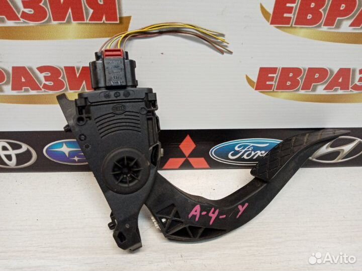 Педаль газа Audi A4 B8 cdhb 2010