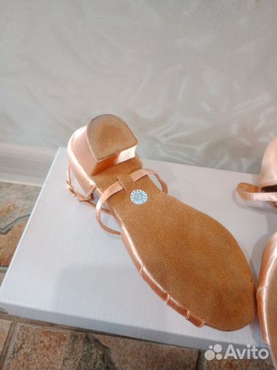 Детские туфли для бальных танцев