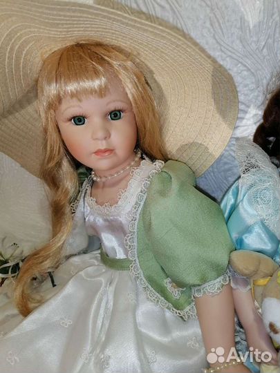 Кукла фарфоровая коллекционная