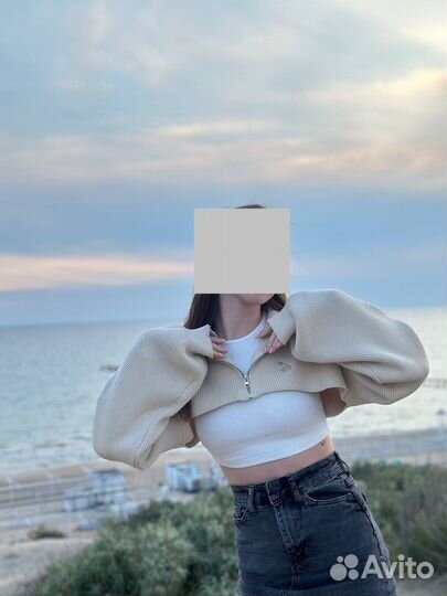 Укороченая кофта bershka